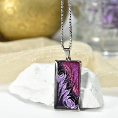 Fialový náhrdelník, malba, obdélník